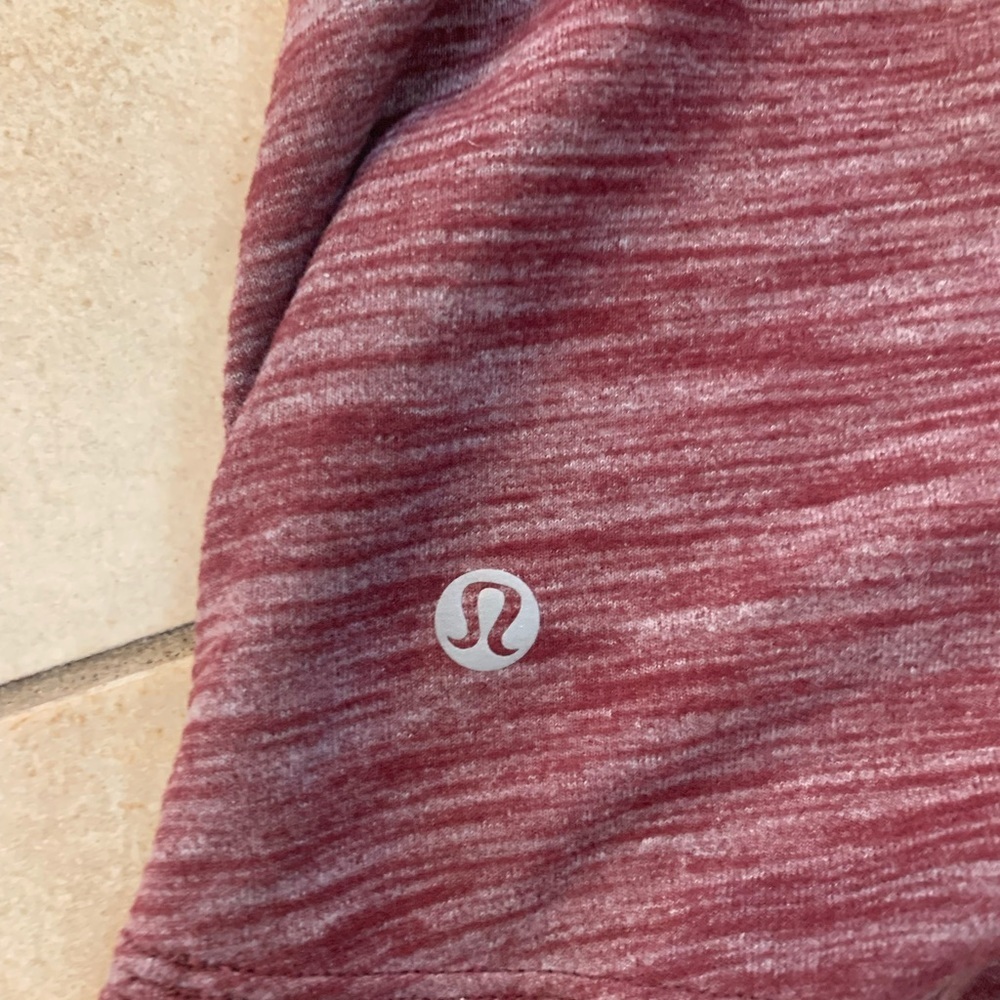 Lululemon quarter zip like new condition size 6 - Picture 5 of 5
